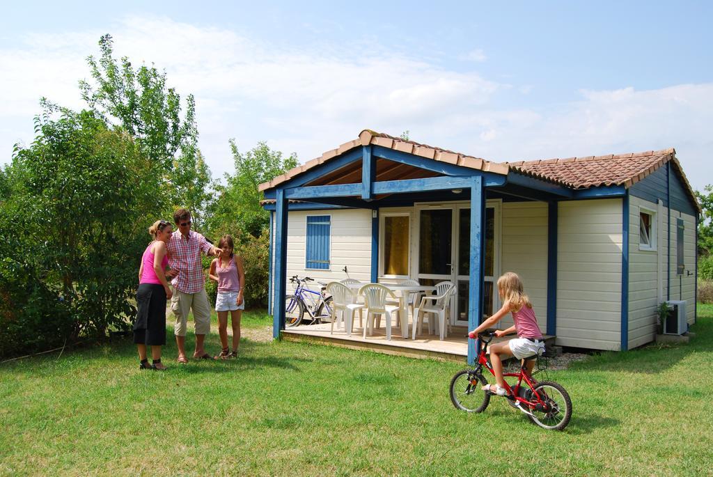 Lagrange Grand Bleu Vacances - Residence Port Lalande Castelmoron-sur-Lot ภายนอก รูปภาพ