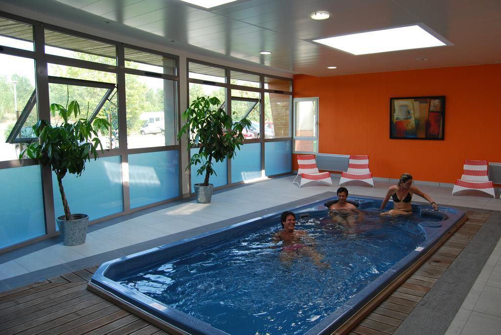 Lagrange Grand Bleu Vacances - Residence Port Lalande Castelmoron-sur-Lot ภายนอก รูปภาพ
