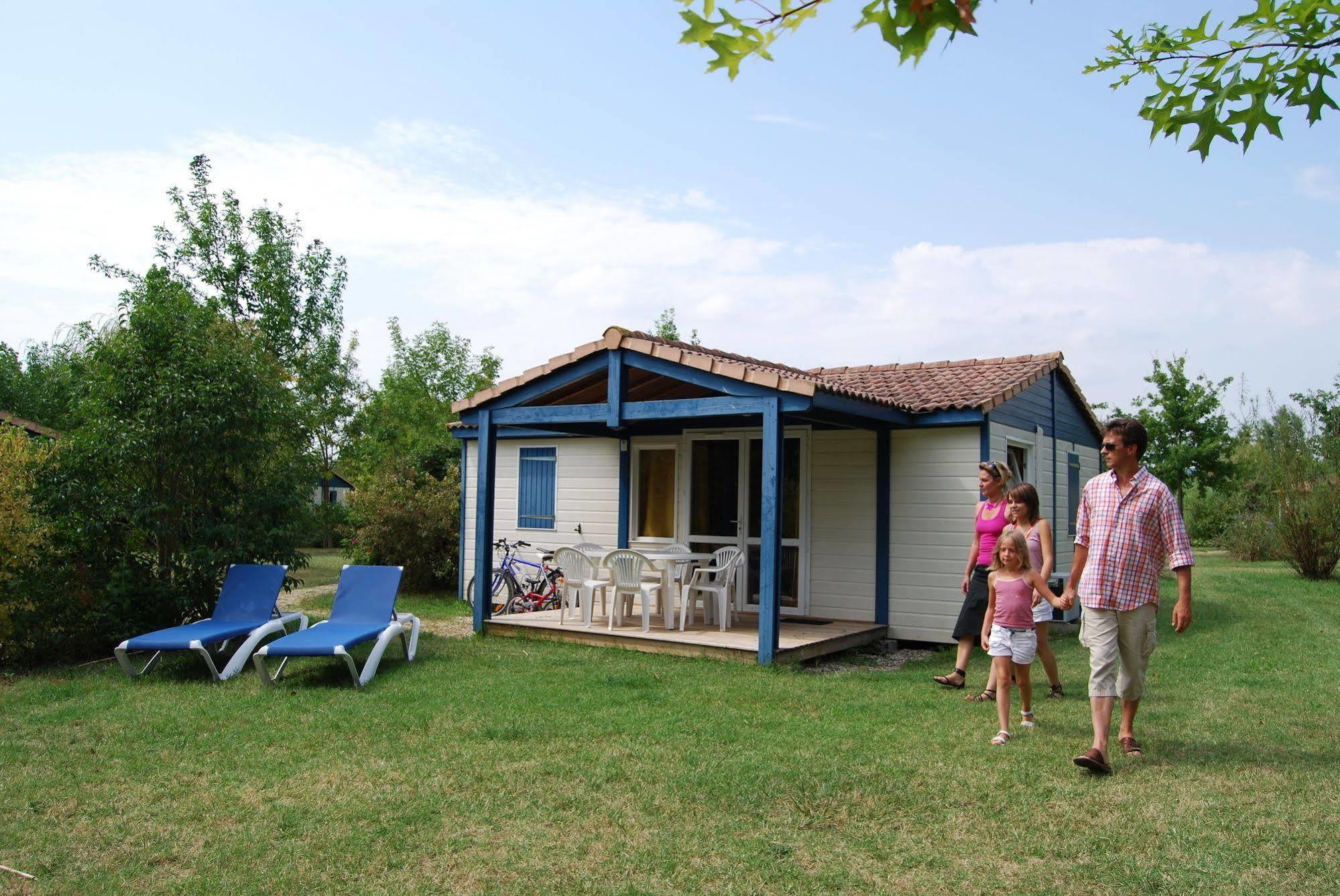 Lagrange Grand Bleu Vacances - Residence Port Lalande Castelmoron-sur-Lot ภายนอก รูปภาพ