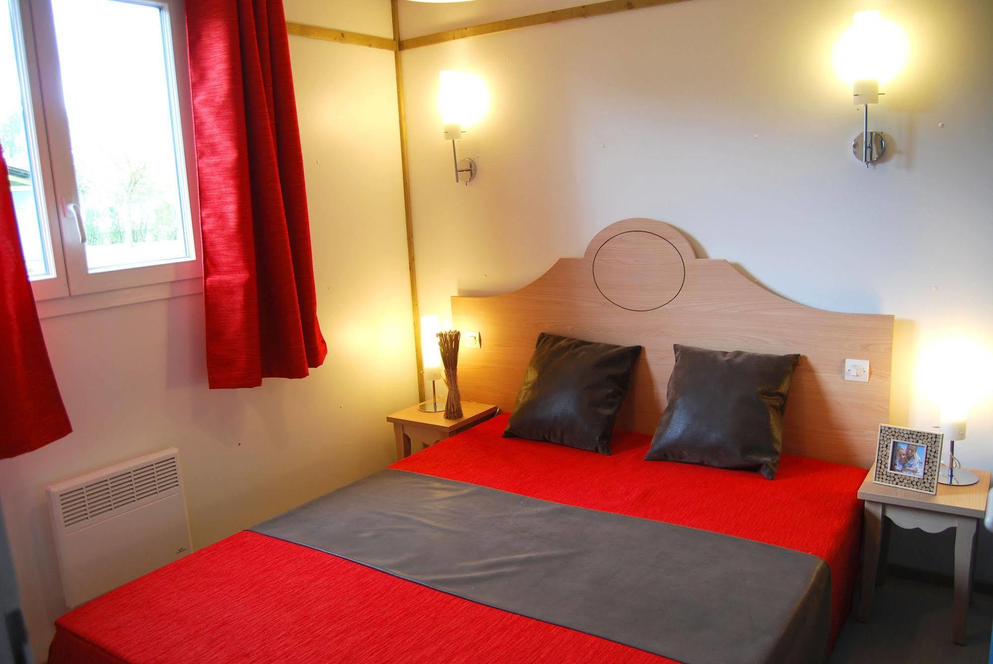 Lagrange Grand Bleu Vacances - Residence Port Lalande Castelmoron-sur-Lot ภายนอก รูปภาพ
