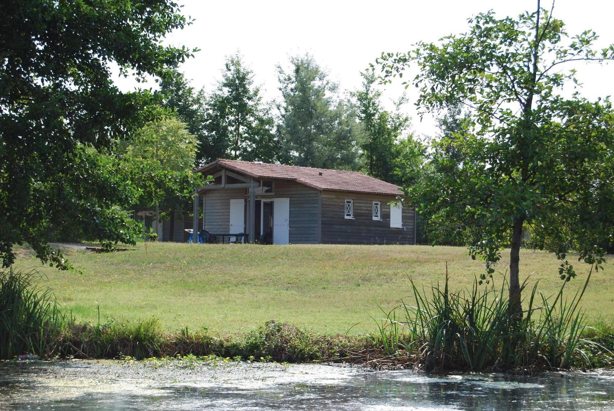 Lagrange Grand Bleu Vacances - Residence Port Lalande Castelmoron-sur-Lot ภายนอก รูปภาพ