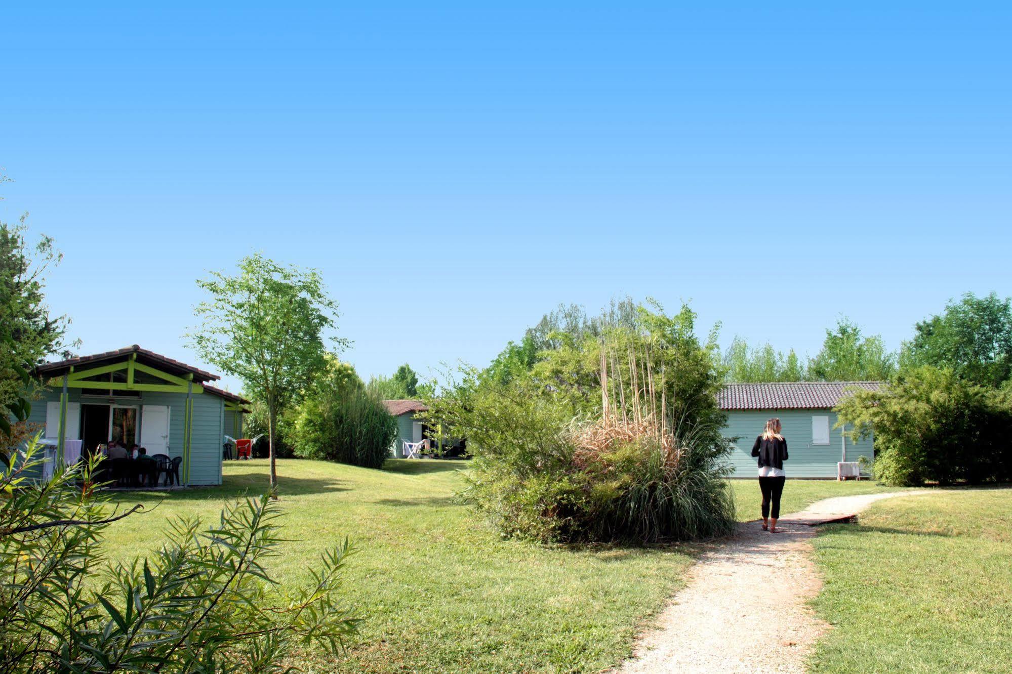 Lagrange Grand Bleu Vacances - Residence Port Lalande Castelmoron-sur-Lot ภายนอก รูปภาพ